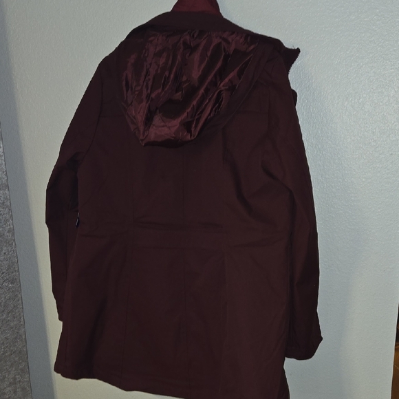Lands' End Women's Burgundy Puffer Coat - Picture 8 of 15